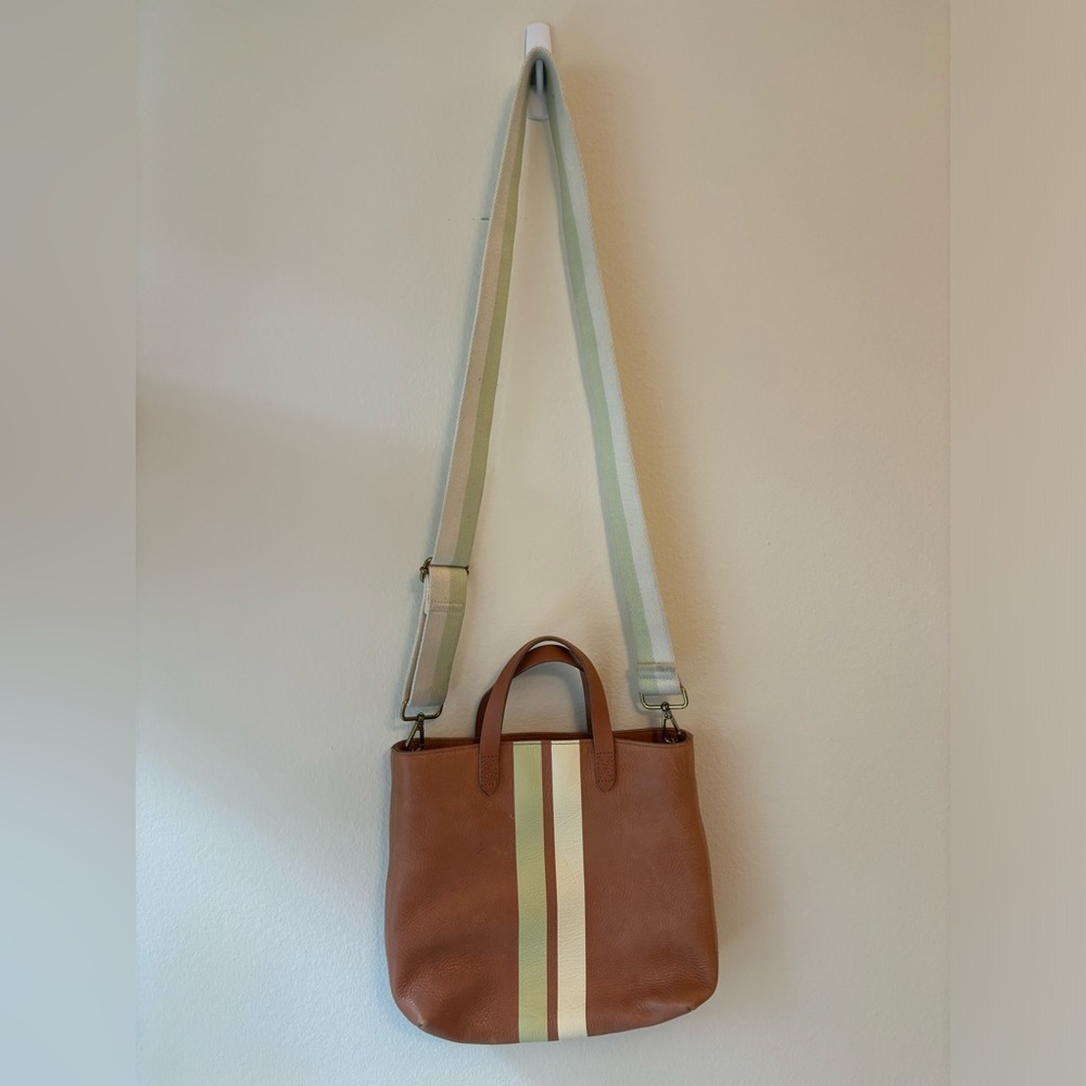 zip top transport crossbody striped edition